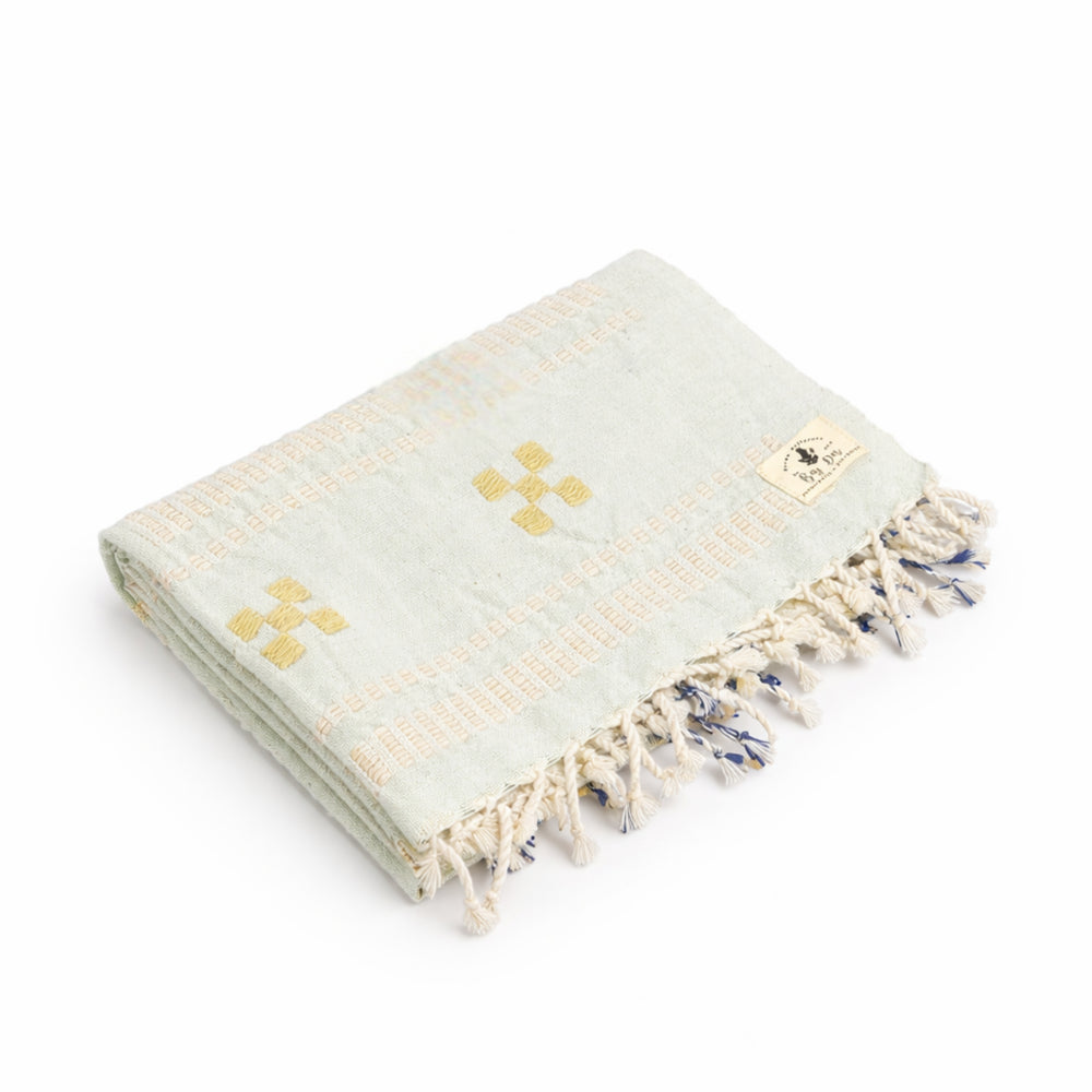 Garten: “Thone Pan Hla” Table Runner