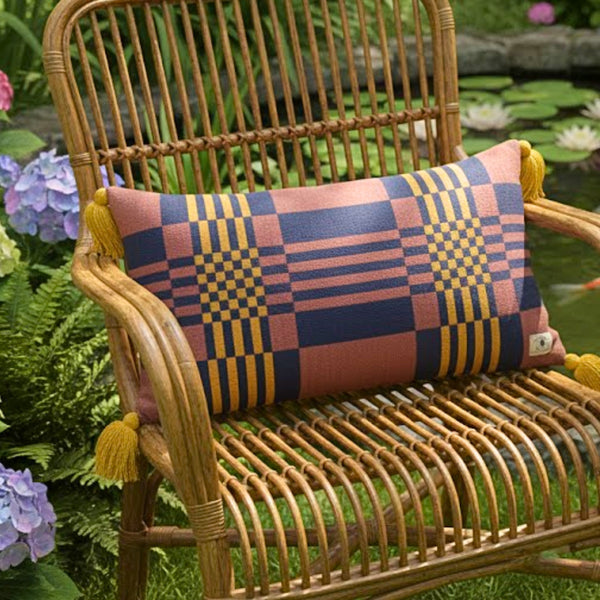 Garten: “War Da” Cushion Cover (Rectangle)