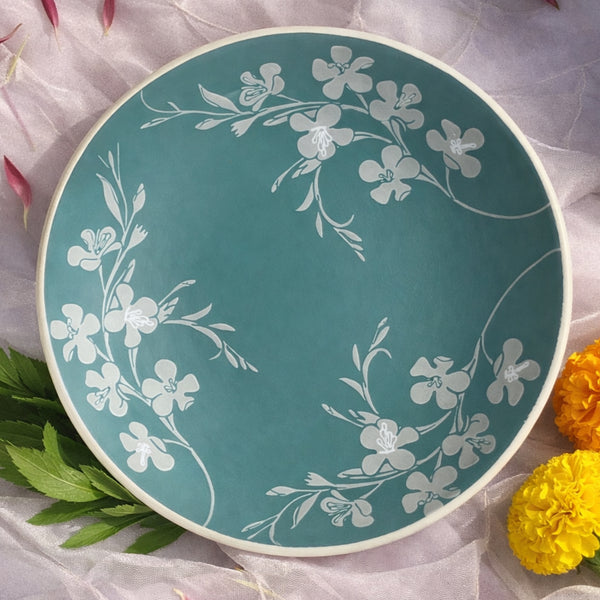 Clova: Decorative Plate