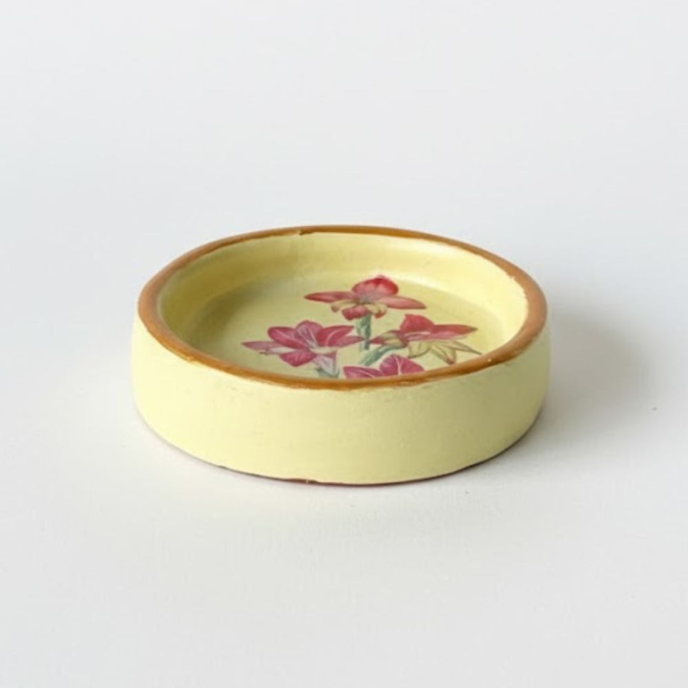 Table Tale: Round Clay Tray