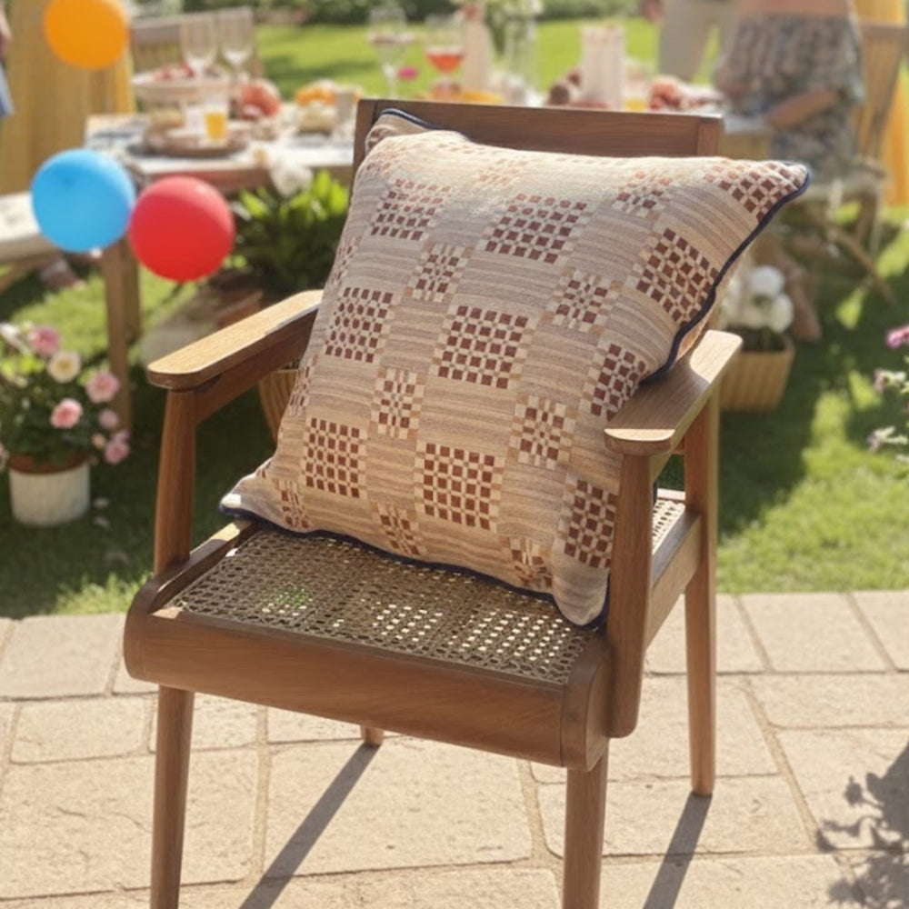 Garten: Yein Nwet Cushion Cover