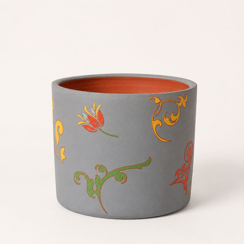 Aura Grey Tharaphi Pot (3)