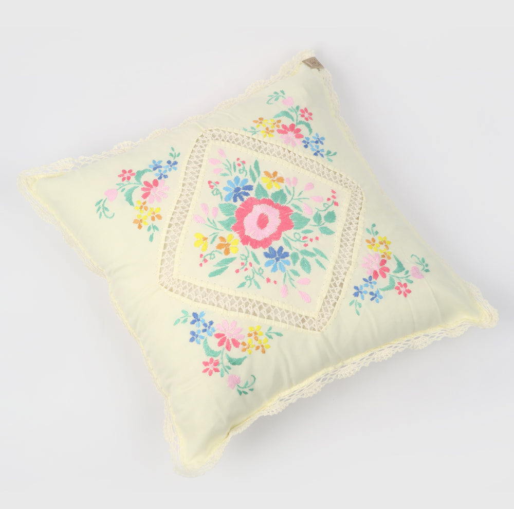 Hand Embroidery Cushion Cover with Floral Pattern