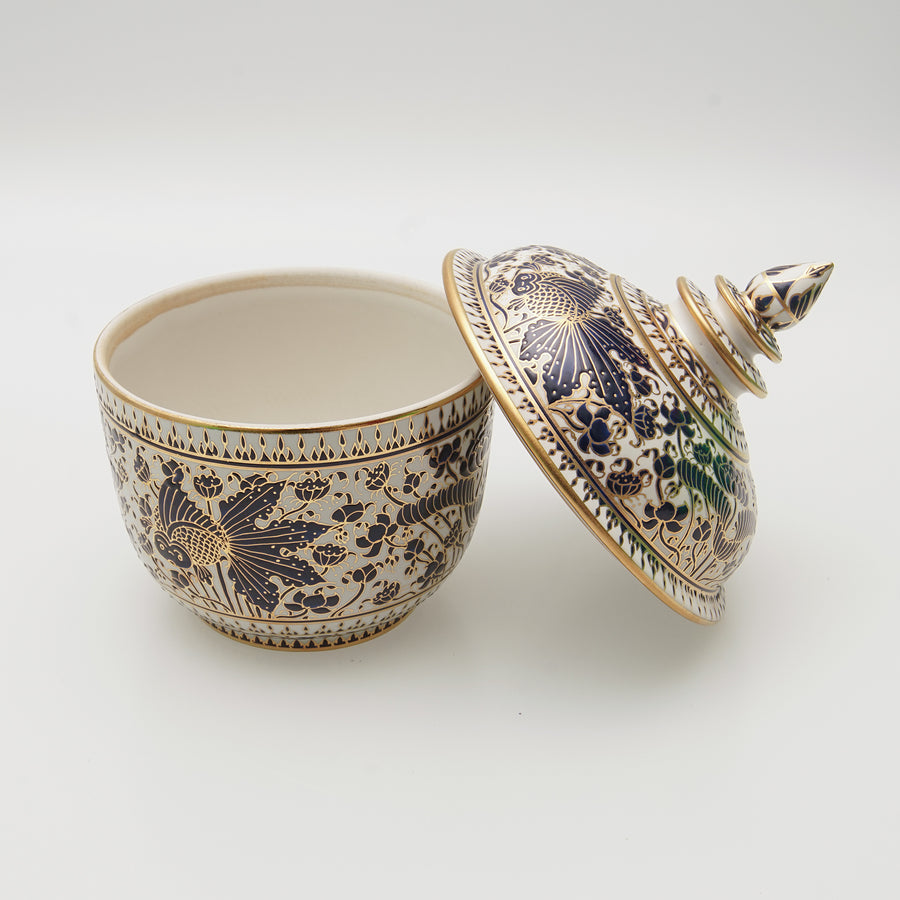 Stunning Classic Style Hand-painted  bowls