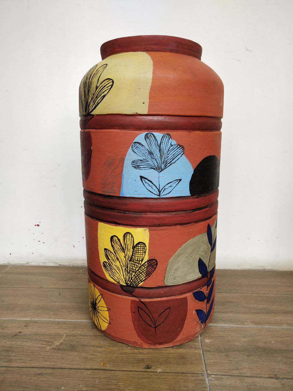 Hand Painted Pot with Flower Design